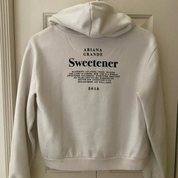Ariana Grande Sweetener Tour Hoodie H&M - Picture 2 of 6